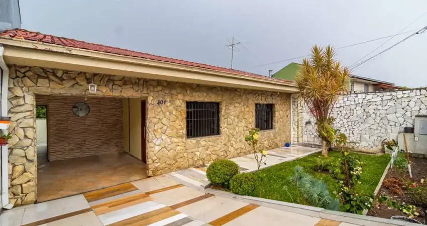 Casa com 3 quartos para alugar na Rua Eugênio da Silva Lopes, 401, Alto Boqueirão, Curitiba