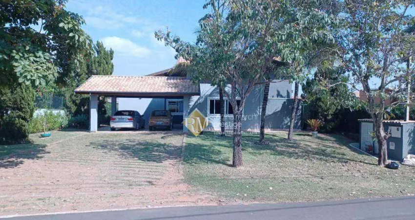 Encante-se com esta linda casa em estilo colonial no Condomínio Terras de Monte Serrat, em Salto/SP!