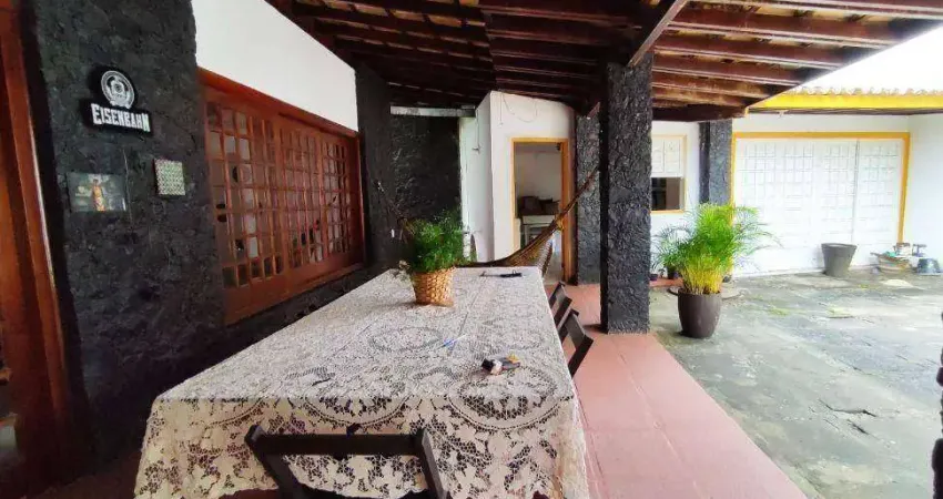 Casa com 4 Dormitórios, 3 Suítes para Alugar, 489 m² por R$ 15.000/mês - Jardim Apipema - Salvador/BA