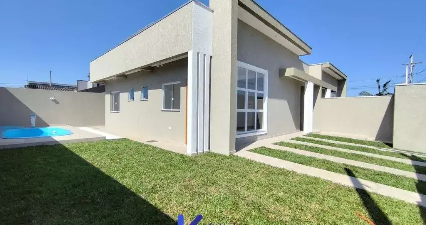 Casa com 03 quartos e piscina Matinhos