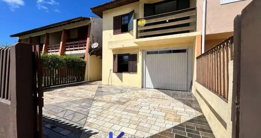 Casa com 3 quartos à venda na Avenida Mauá, 123, Leblon, Pontal do Paraná