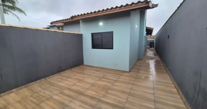 Casa para Venda em Itanhaém, Bopiranga, 2 dormitórios, 1 suíte, 1 banheiro, 2 vagas