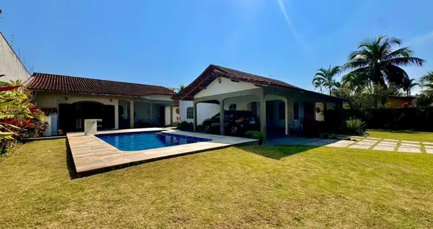 Casa para Venda em Itanhaém, Grandesp, 3 dormitórios, 2 suítes, 1 banheiro, 10 vagas