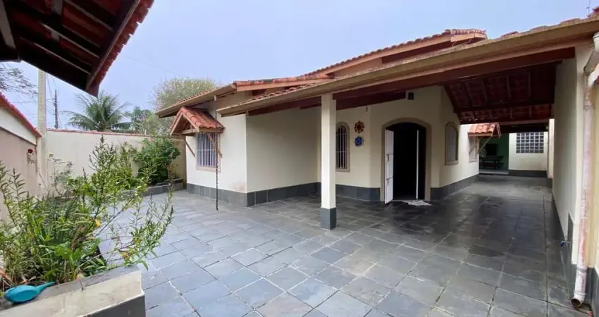 Casa para Venda em Itanhaém, Bopiranga, 3 dormitórios, 1 suíte, 2 banheiros, 3 vagas