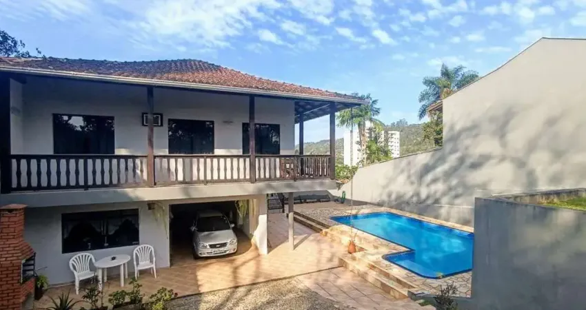 Casa com 3 dormitórios à venda, 300 m² por R$ 1.500.000,00 - Velha Central - Blumenau/SC