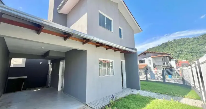 Sobrado com 3 dormitórios à venda, 109 m² por R$ 640.000,00 - Salto Weissbach - Blumenau/SC