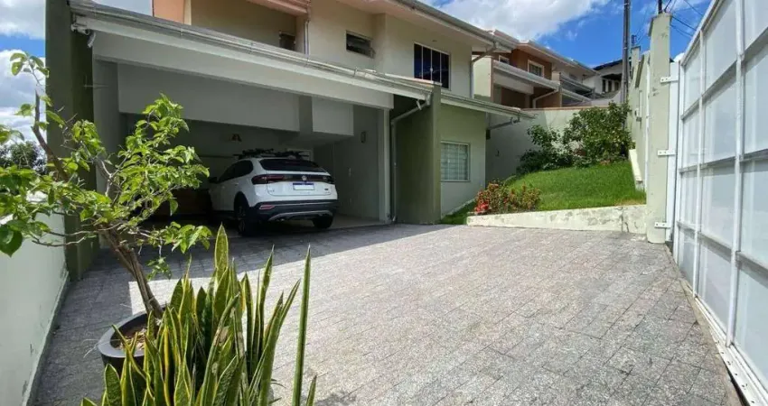 Casa com 3 dormitórios à venda, 250 m² por R$ 1.400.000,00 - Escola Agrícola - Blumenau/SC