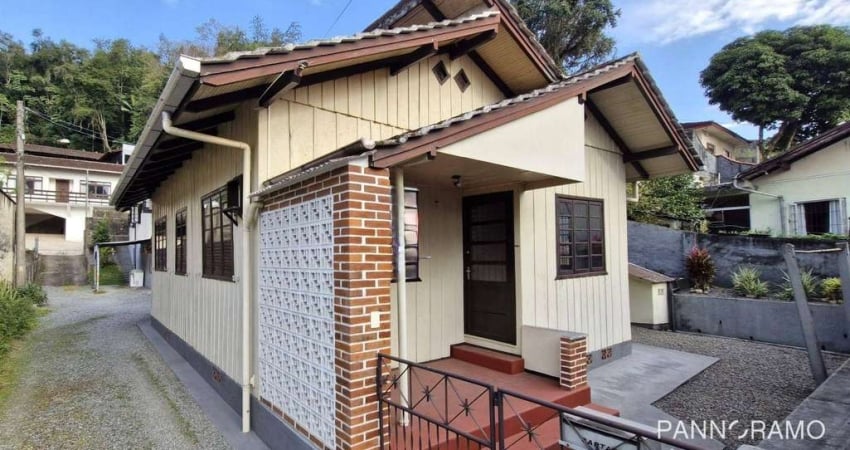 Casa com 4 dormitórios para alugar, 90 m² por R$ 2.200/mês - Velha - Blumenau/SC