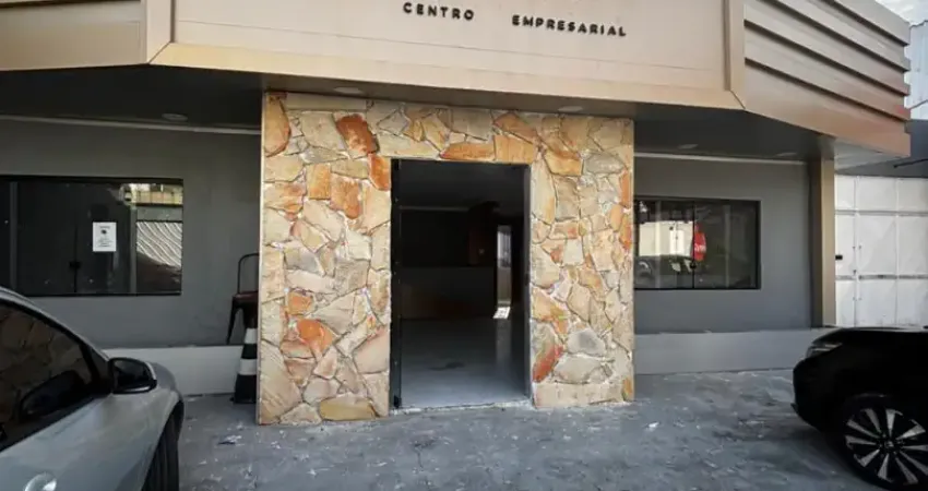 Alugo ponto comercial – ideal para clínica | 5 salas | estacionamento p/ 10 carros