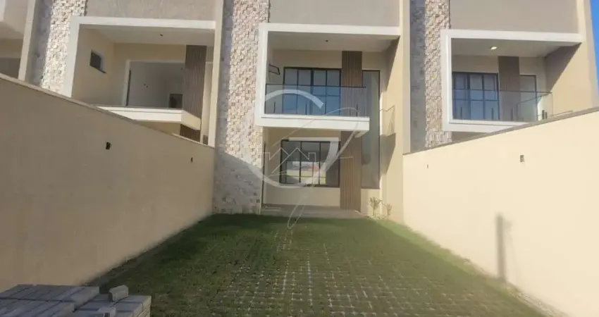 SOBRADOS NOVOS EM ALTO PADRÃO COM PISCINA EM PRAIA DE LESTE!