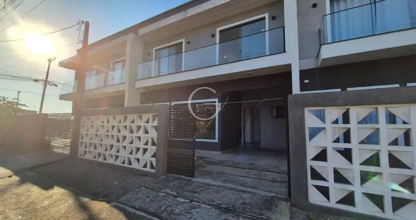 OPORTUNIDADE NO LITORAL: SOBRADO COM 03 QUARTOS A POUCOS METROS DO MAR!!