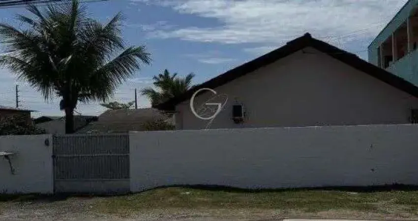 02 casas com piscina e terreno grande com potencial para comércio