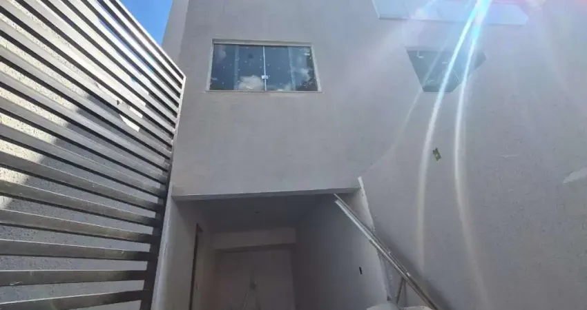Casa Independente de 2 qtos em ótima localização no B. Céu Azul - CA3187
