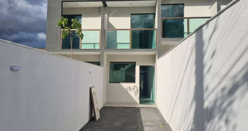 Casa Independente de 2 qtos em ótima localização no B. Candelária. - CA3511