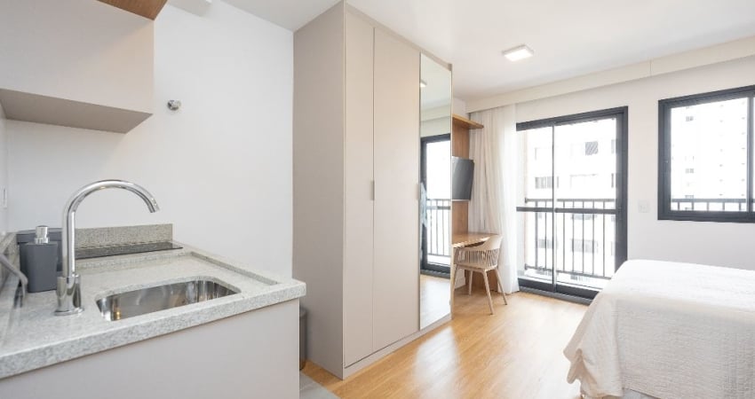 studio mobiliado e decorado no Centro de Curitiba, para até 2 pessoas, 24mt