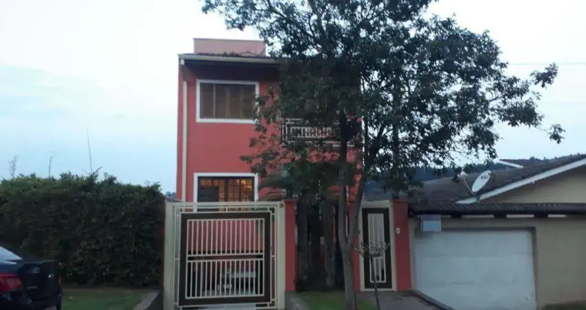 Casa Para Vender com 3 quartos 1 suítes no bairro Região Central em Caieiras