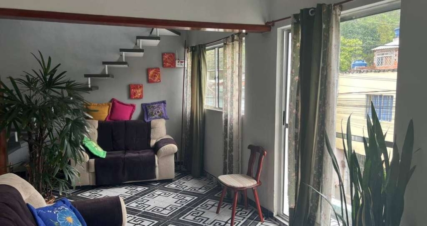 Sobrado Para Vender com 6 quartos no bairro Vera Tereza em Caieiras