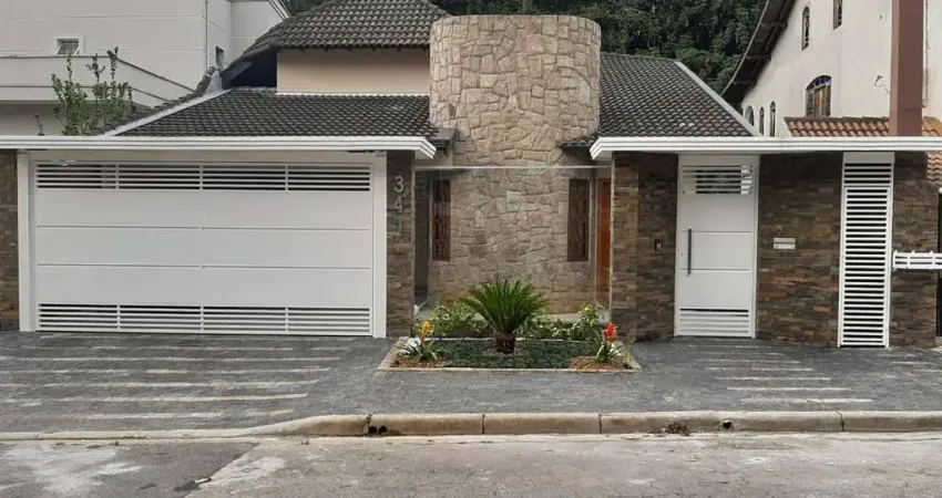 Casa de Condomínio Para Vender com 3 quartos 1 suítes no bairro Nova Caieiras em Caieiras