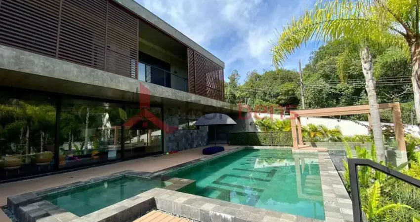 Casa Alto Padrão Para Vender com 2 quartos 2 suítes no bairro Alpes de Caieiras em Caieiras
