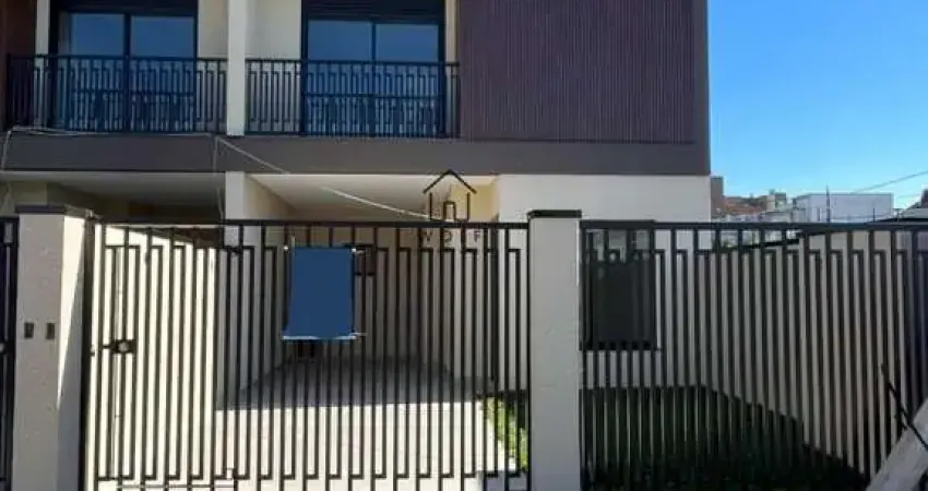 Casa para Venda em Curitiba, Hauer, 4 dormitórios, 1 suíte, 3 banheiros, 1 vaga