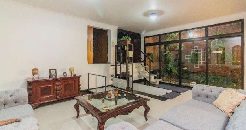 Sobrado residencial para Locação no Sítio do Mandaqui, em ótima localização, ao lado da Av. Imirim, 5 dormitórios (2 suítes) e 4 vagas