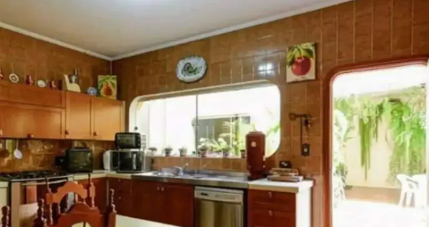 Sobrado residencial para Venda no Jardim São Bento, local privilegiado, ao lado da Av. Braz Leme, 4 suítes e 8 vagas.