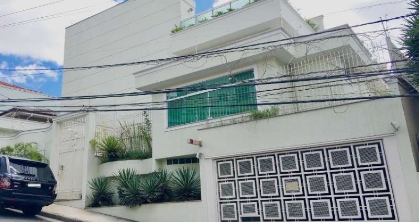 Sobrado em condomínio fechado para Venda no Jardim São Paulo, excelente localização, ao lado do Metrô Parada Inglesa, 3 suítes e 4 vagas