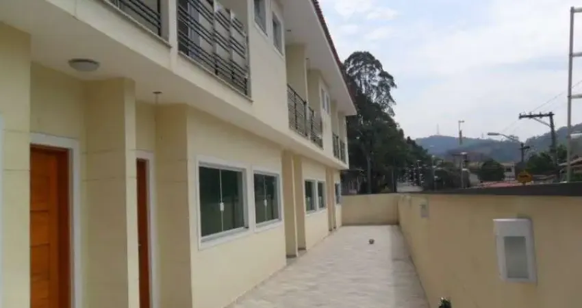 Sobrado em condomínio fechado para Venda na Vila Rosa, excelente localização, próximo ao Parque Horto Florestal, 3 dormitórios (1 suíte) e 2 vagas