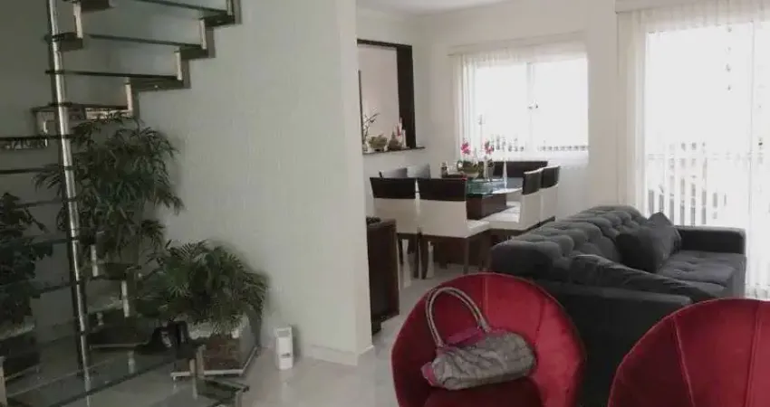 Sobrado em condomínio fechado para Venda no Tucuruvi, excelente localização, em avenida, próximo a Serra da Cantareira, 3 suítes e 3 vagas