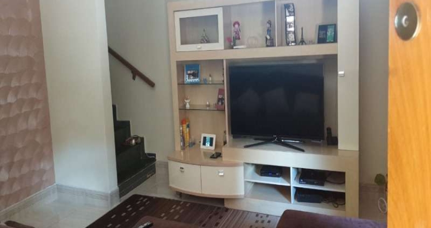 Sobrado em condomínio fechado para Venda na Vila Leonor, ótima localização, ao lado da Avenida Conceição, 3 dormitórios e 2 vagas de garagem
