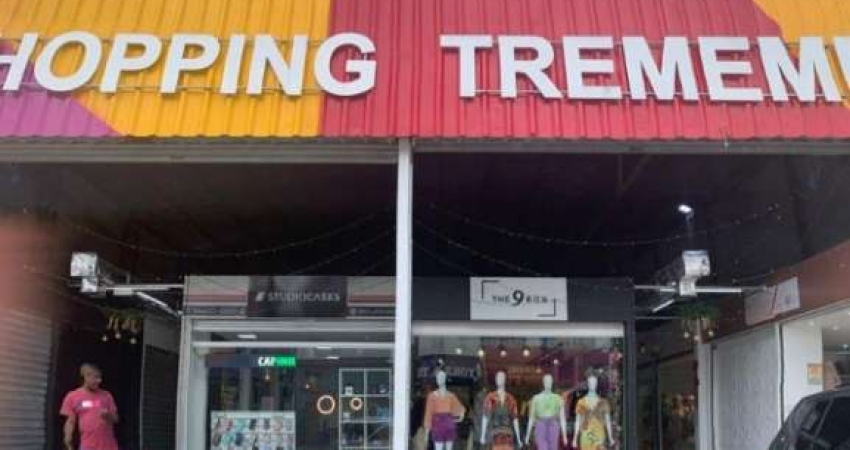 BOX comercial para Locação no Jardim Tremembé, em avenida, em frente ao Supermercado Ourinhos, com banheiro