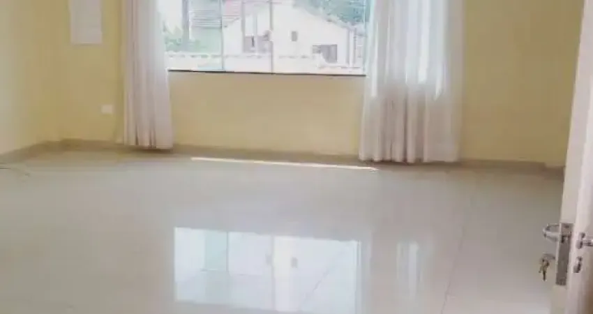 Sobrado à Venda na Vl Pedra Branca, em excelente localização, ao lado da Av. Santa Inês, Parque Horto Florestal, 3 dormitórios(1 suíte) e 4 vagas