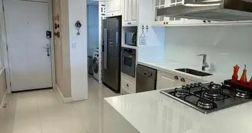 Apartamento Mobiliado no Amores da Brava com 03 Dormitórios e Vista Mar