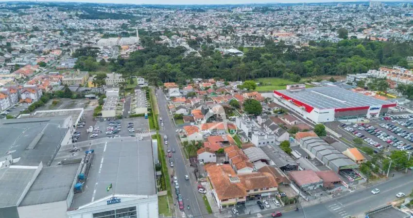 Sobrado semimobiliado em condomínio à venda, com 3 quartos (1 suíte), no bairro xaxim, curitiba/pr.