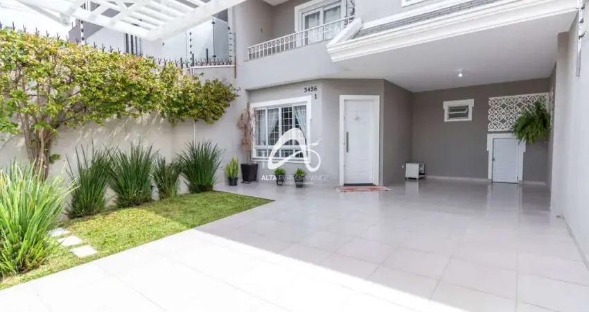 Excelente sobrado triplex semimobiliado de frente para a rua no Boqueirão