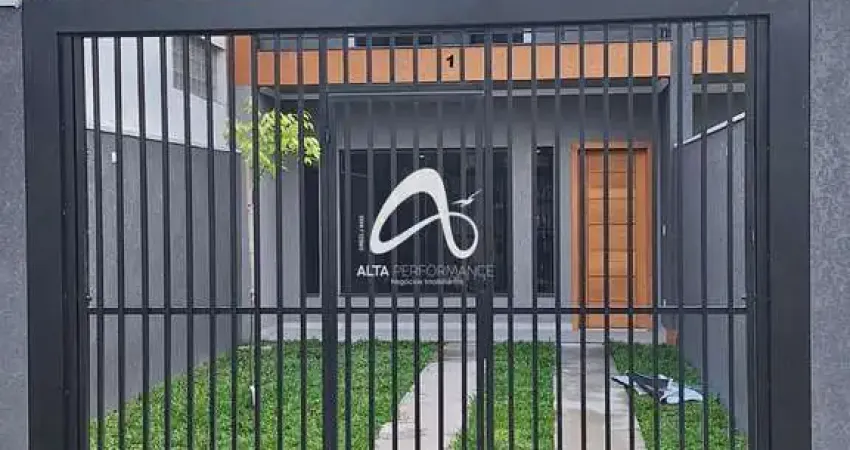 Sobrado novo de frente para a rua | 3 quartos (1 suíte) | Pinheirinho