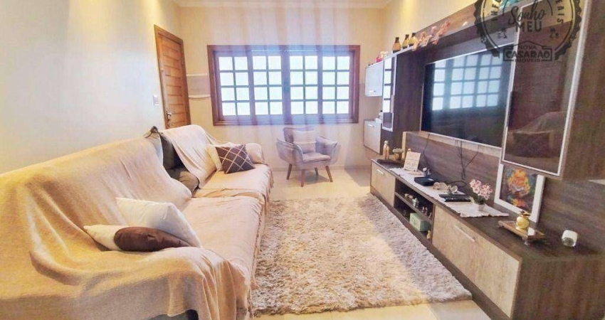 Casa à venda na Rua Doutor Ciro Carneiro - Guilhermina, Praia Grande/SP.