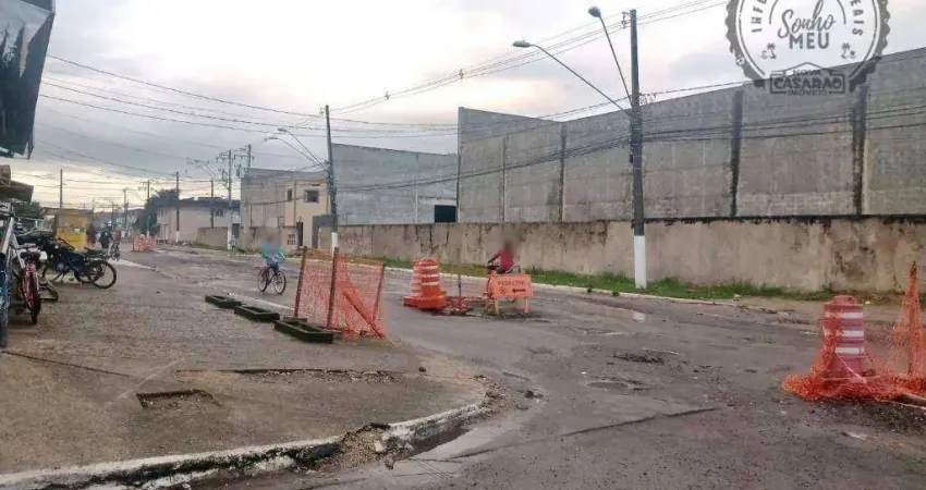 Sobrado localizado no bairro Vila Sônia - Praia Grande/SP