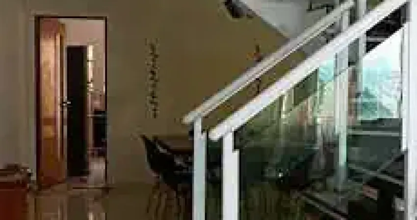 Sobrado com 3 dormitórios à venda, 141 m² por R$ 750.000,00 - Jardim Aida - Guarulhos/SP
