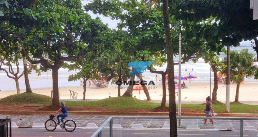 Apartamnto refromado à venda na praia das Pitangueiras no Guarujá I Omega Imoveis