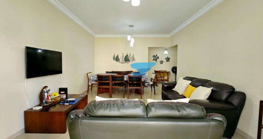 Apartamento reformado à venda na praia das Pitangueiras no Guarujá I Omega Imoveis