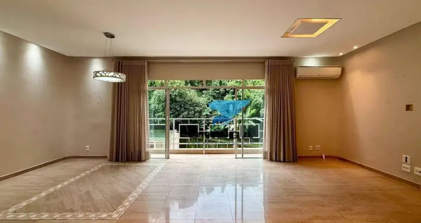 Apartamento reformado à venda na praia das Pitangueiras no Guarujá I Omega Imoveis