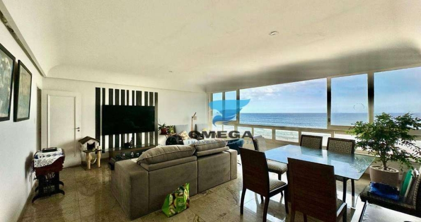 Apartamento reformado frente mar à venda na praia das Pitangueiras no Guarujá I Omega Imoveis