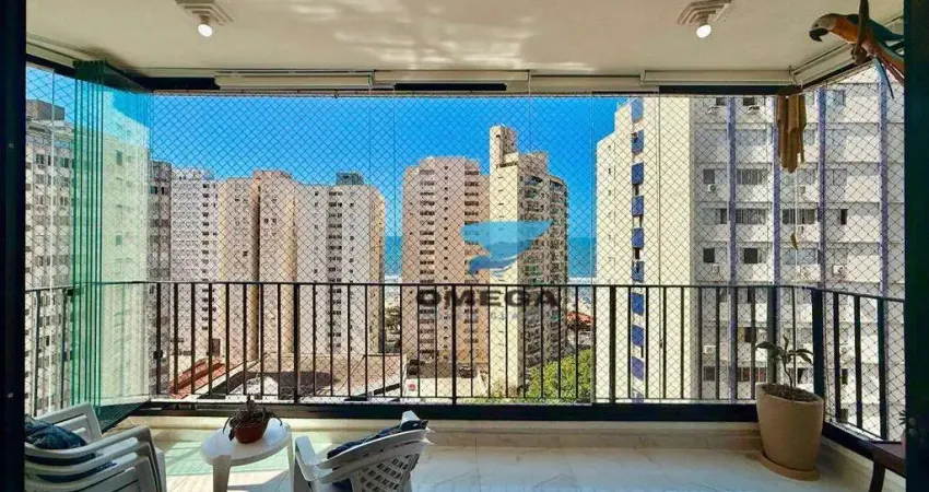 Apatrtamento reformado com vista mar à venda na praia das Pitangueiras no Guarujá I Omega Imoveis