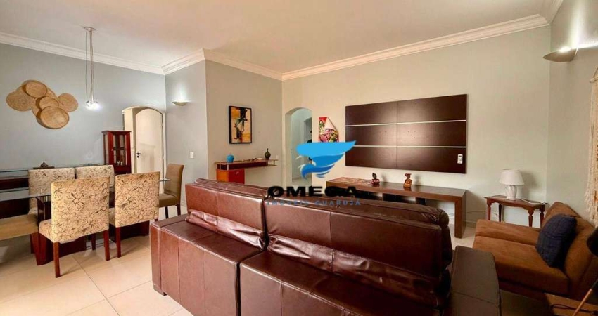 Apartamento reformado à venda na praia das Pitangueiras no Guarujá I Omega Imoveis