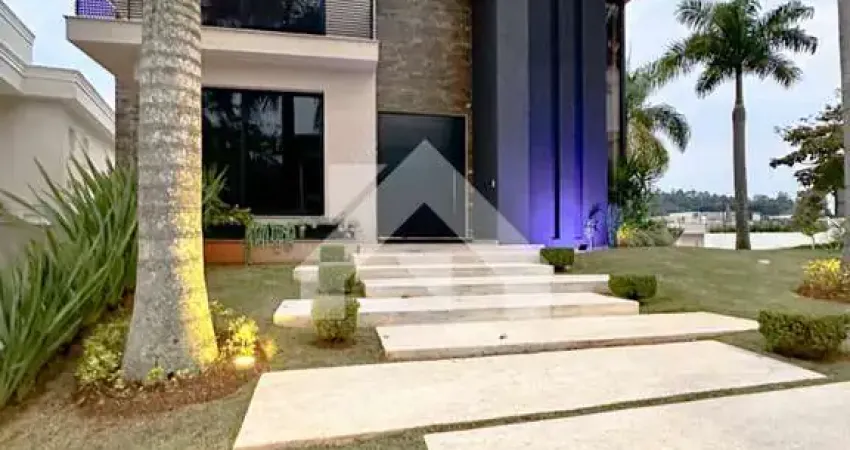 Casa de Condomínio em Alphaville - Santana de Parnaíba, SP