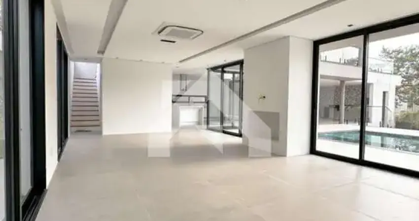 Casa de Condomínio em Alphaville  -  Santana de Parnaíba