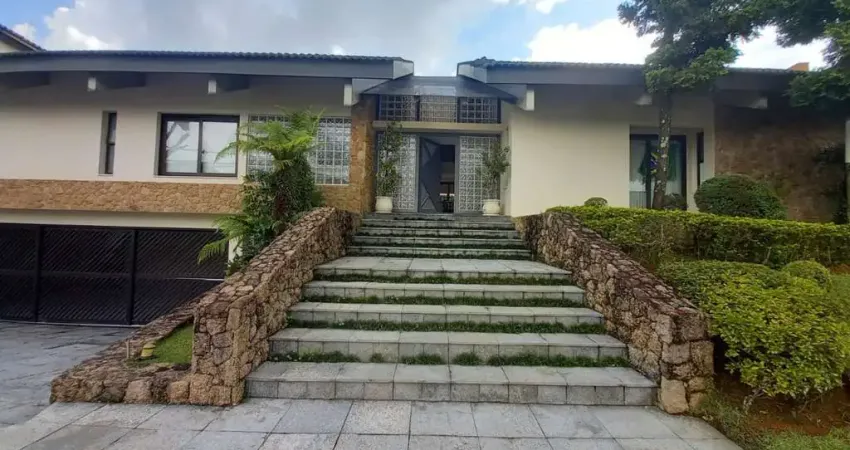 Casa de Condomínio em Alphaville - Santana de Parnaíba, SP