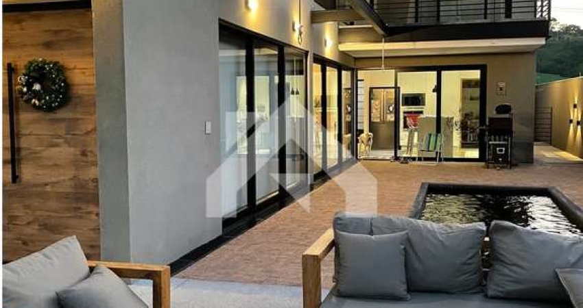 Casa de Condomínio em Alphaville  -  Santana de Parnaíba