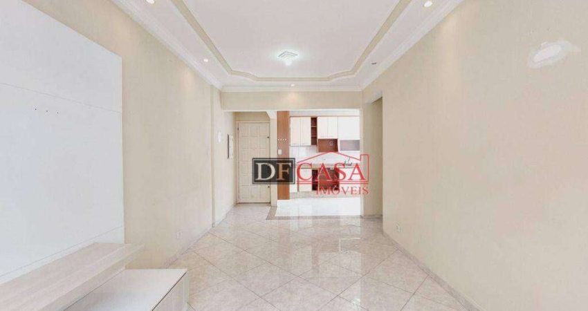 Apartamento em Parque Boturussu
